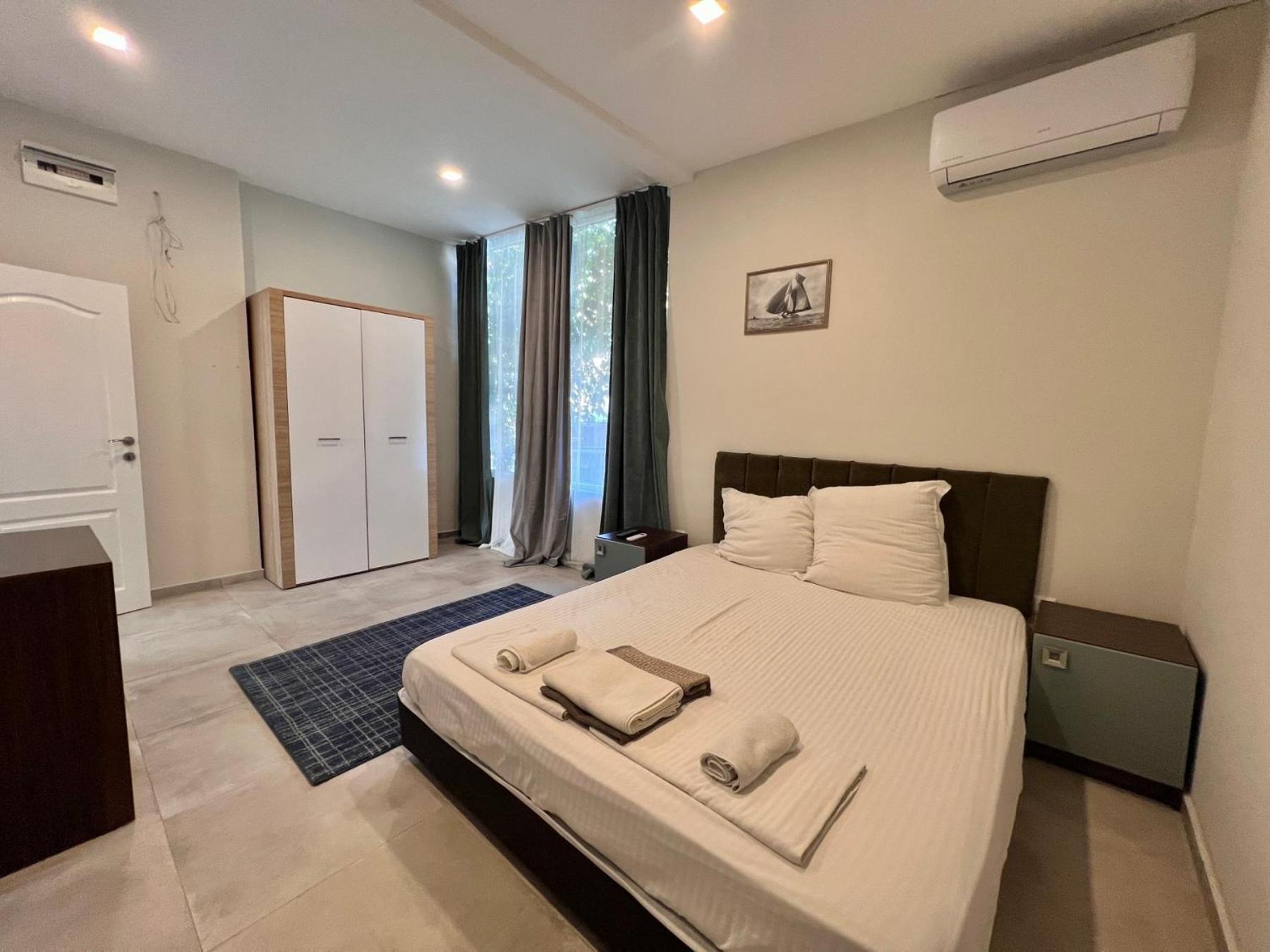 Kiara Apartments Saints Constantine and Helena Exteriör bild