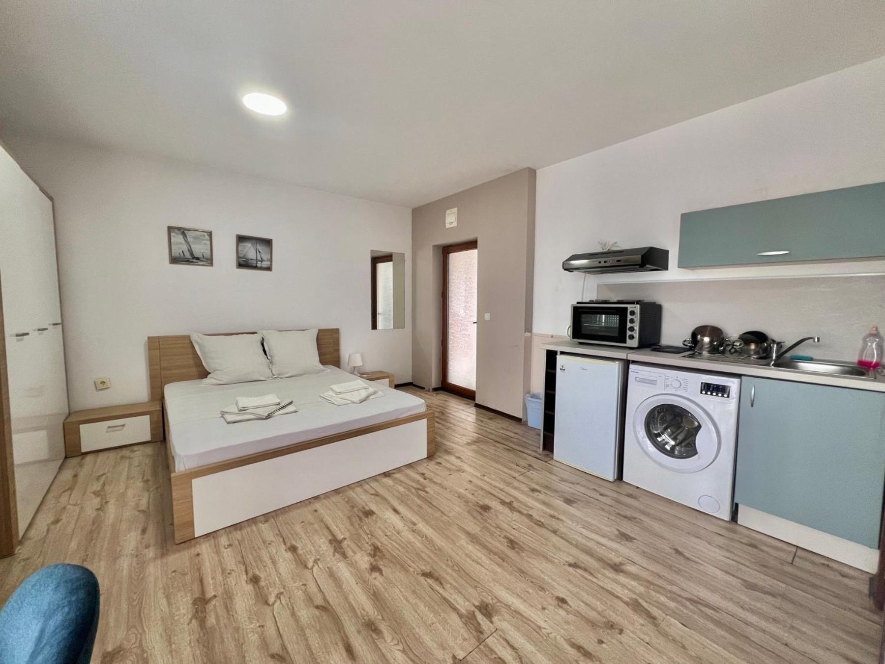 Kiara Apartments Saints Constantine and Helena Exteriör bild