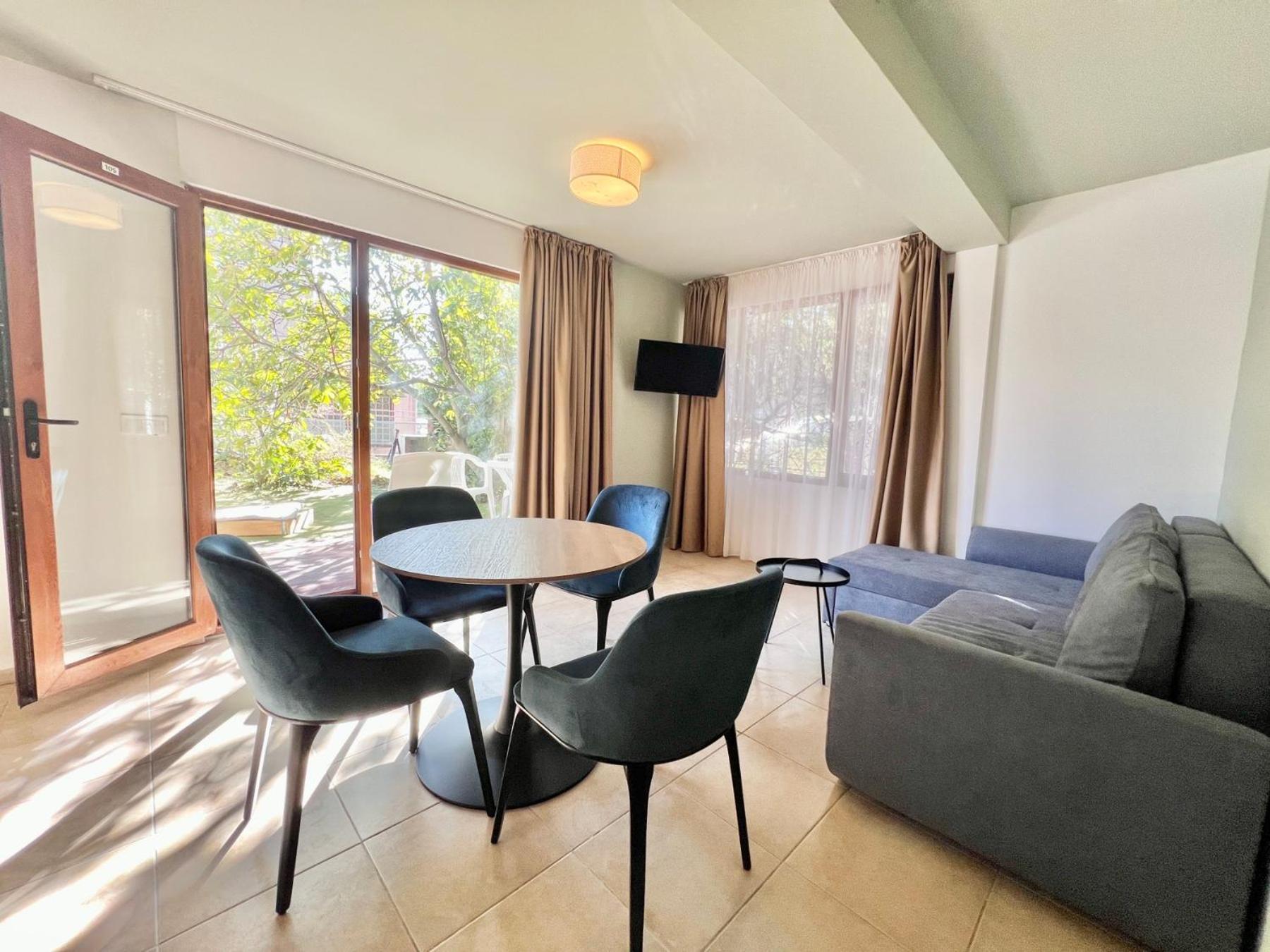 Kiara Apartments Saints Constantine and Helena Exteriör bild